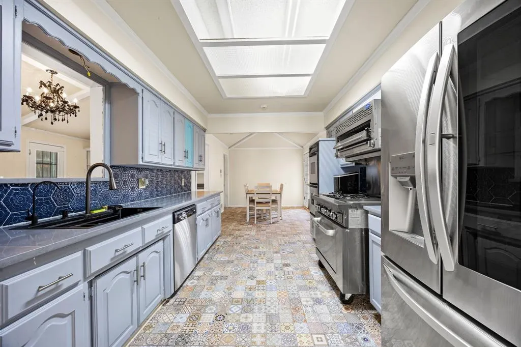 2307 Honeysuckle Drive