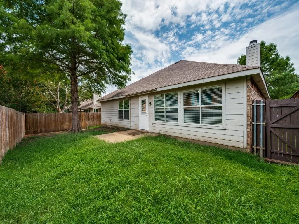 5400 Raincrest Drive