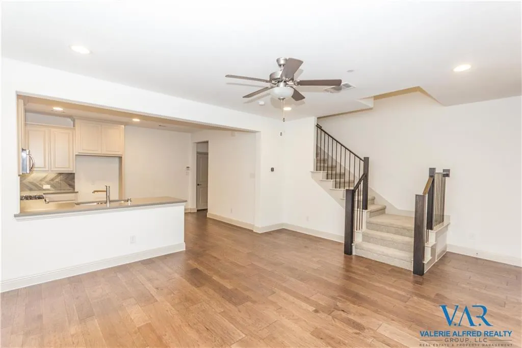 2221 Jameson Lane