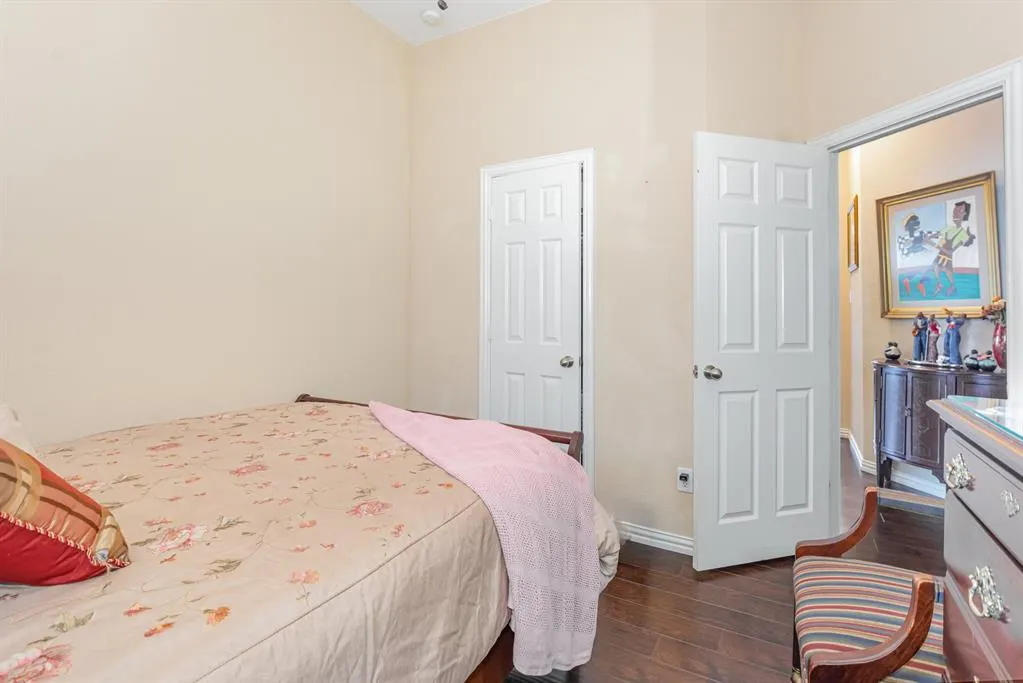 1612 Nighthawk Drive