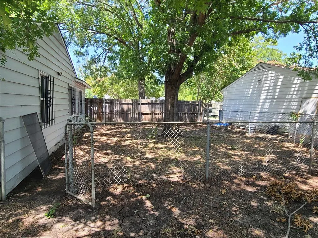 2306 Healey Drive