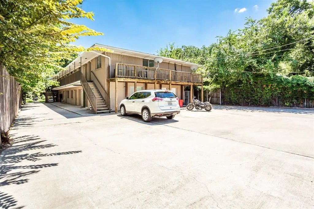 4931 Junius Street, #6
