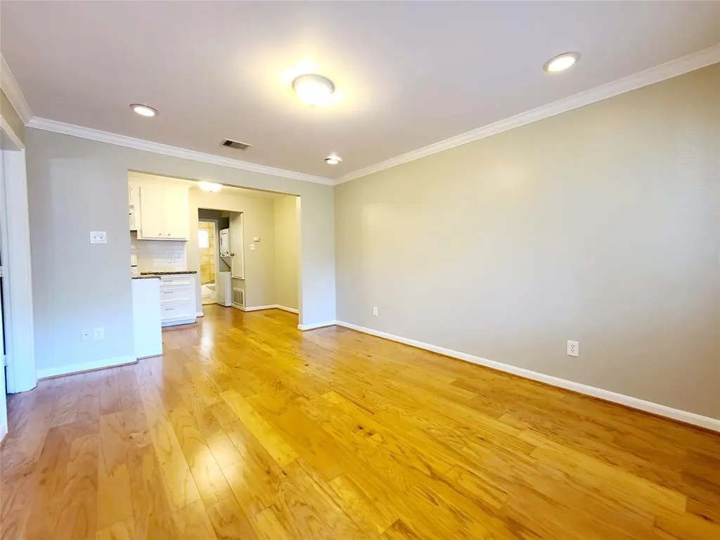 4931 Junius Street, #6
