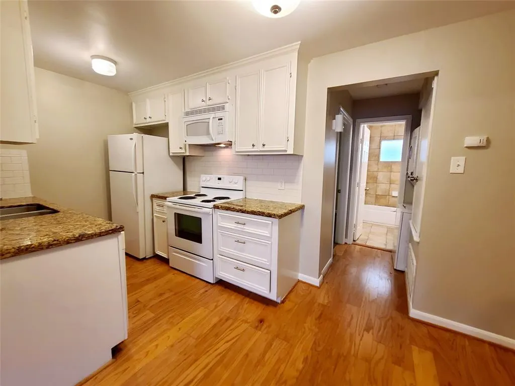 4931 Junius Street, #6