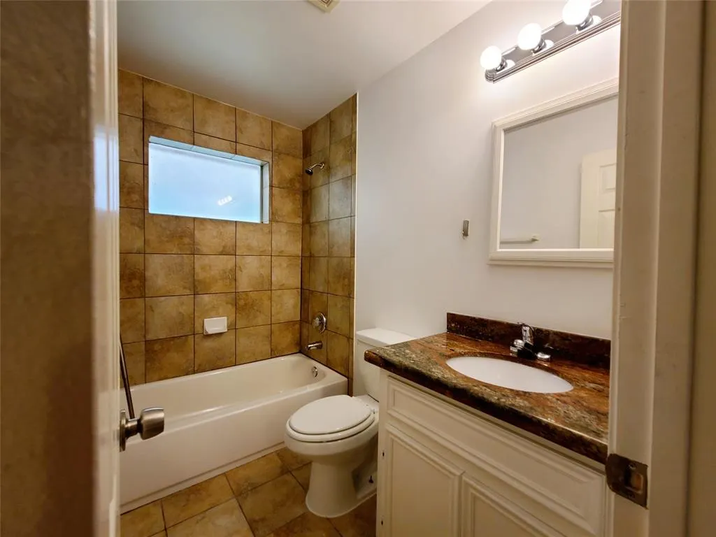 4931 Junius Street, #6