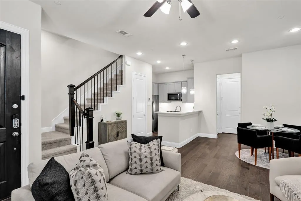 4206 Shavano Drive