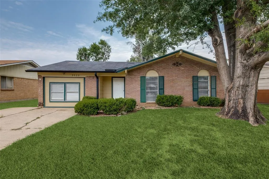 9925 Kittyhawk Lane