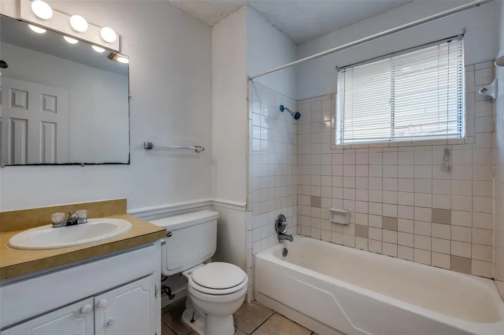 9925 Kittyhawk Lane