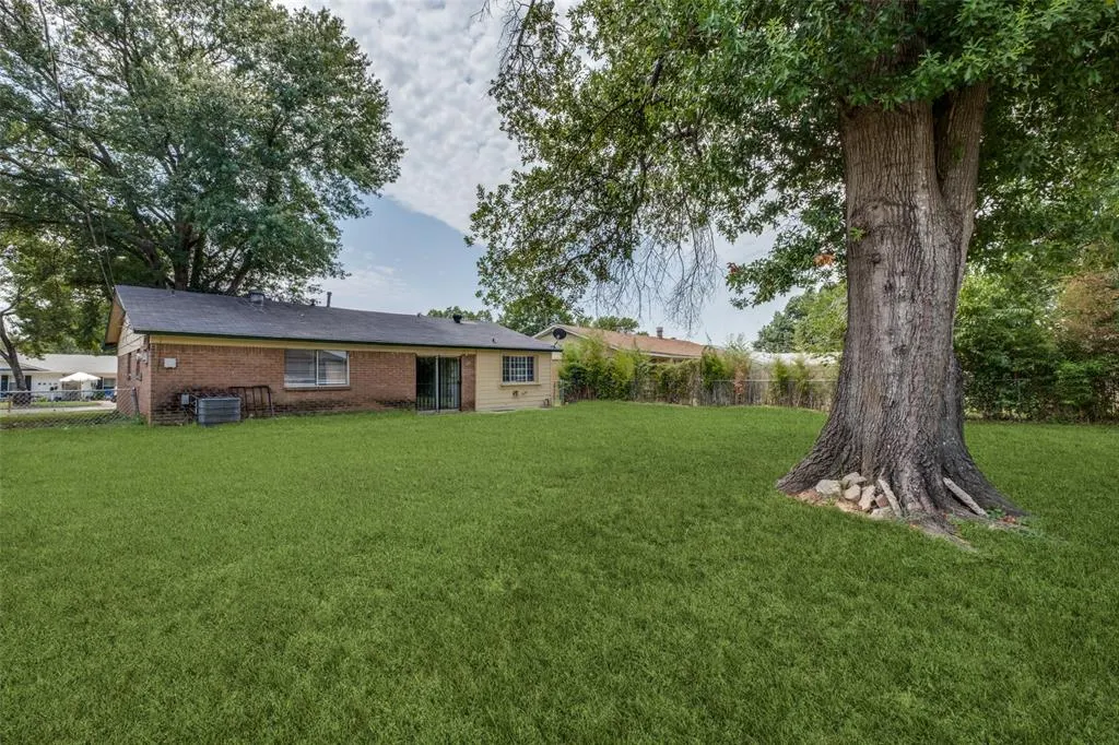9925 Kittyhawk Lane