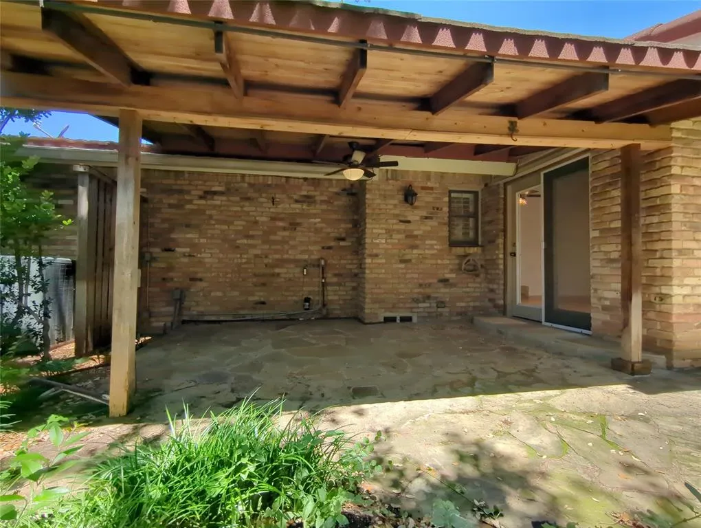9115 Boedeker Circle