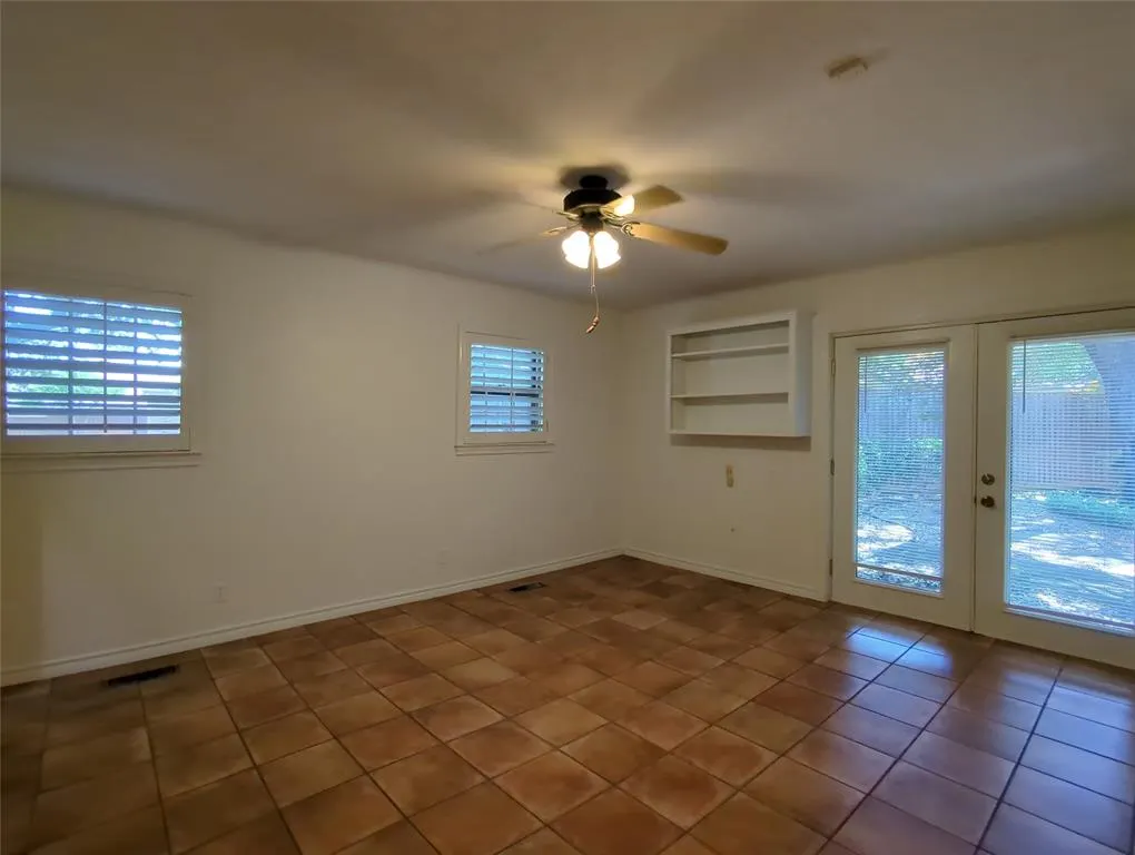 9115 Boedeker Circle