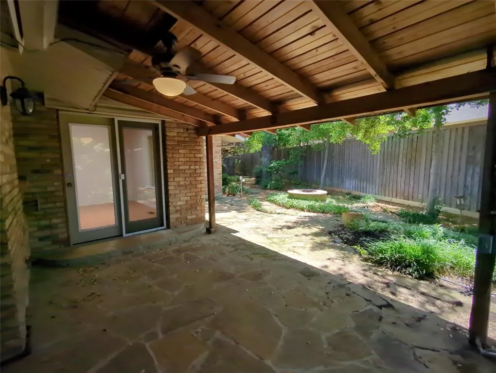 9115 Boedeker Circle