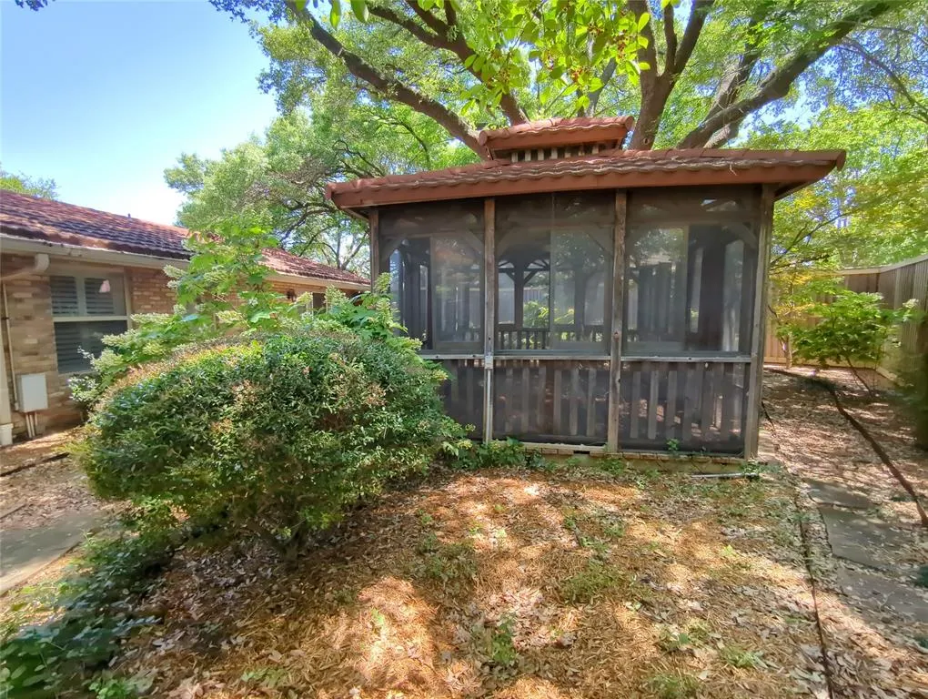 9115 Boedeker Circle