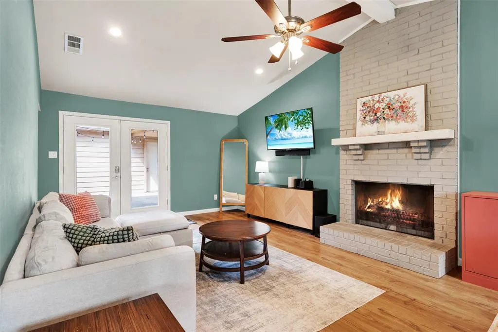 1921 Forestwood Drive