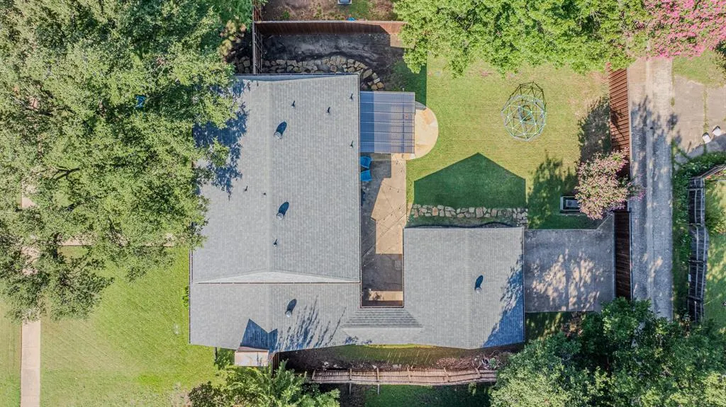 1921 Forestwood Drive
