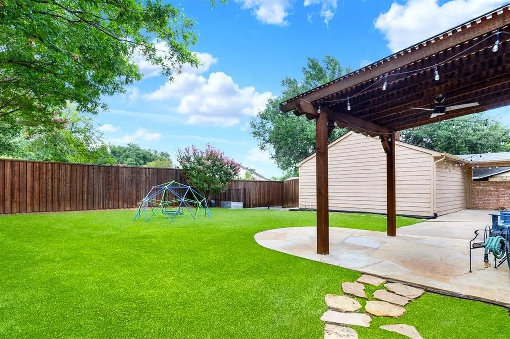 1921 Forestwood Drive