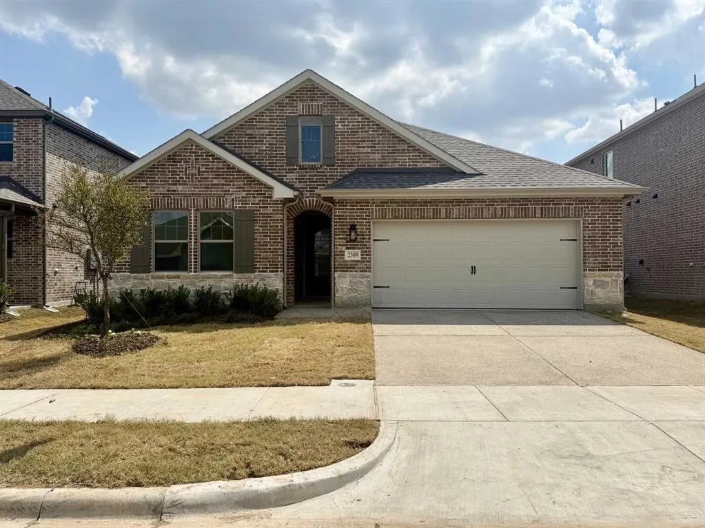 2309 Myrtle Way