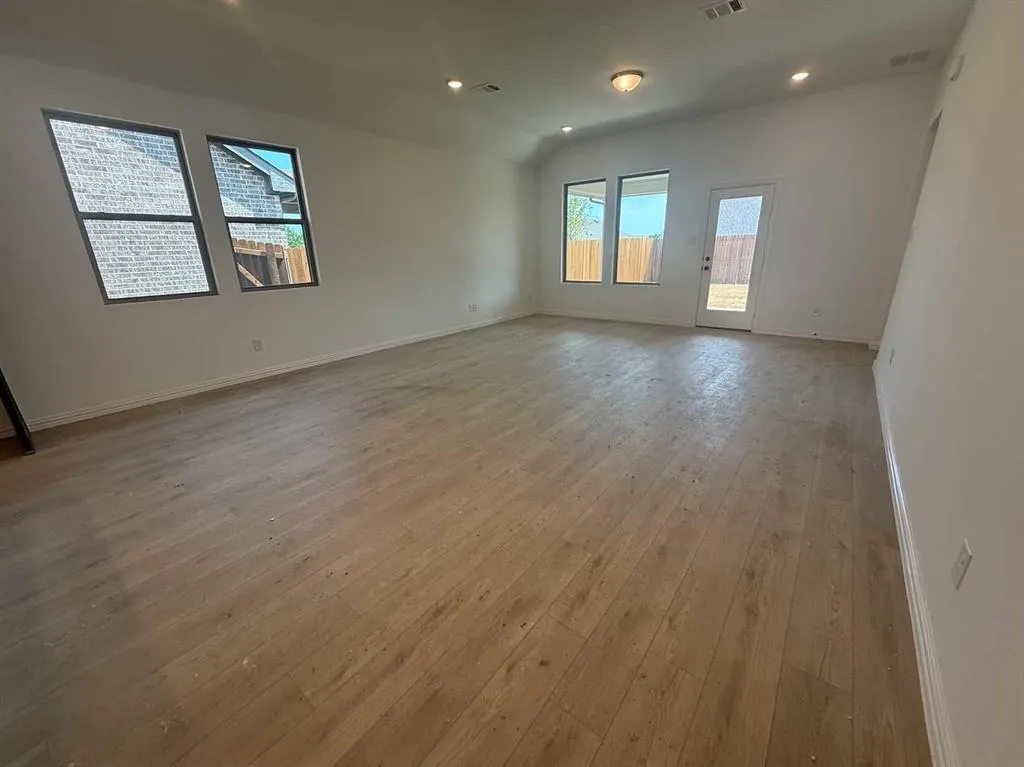 2309 Myrtle Way