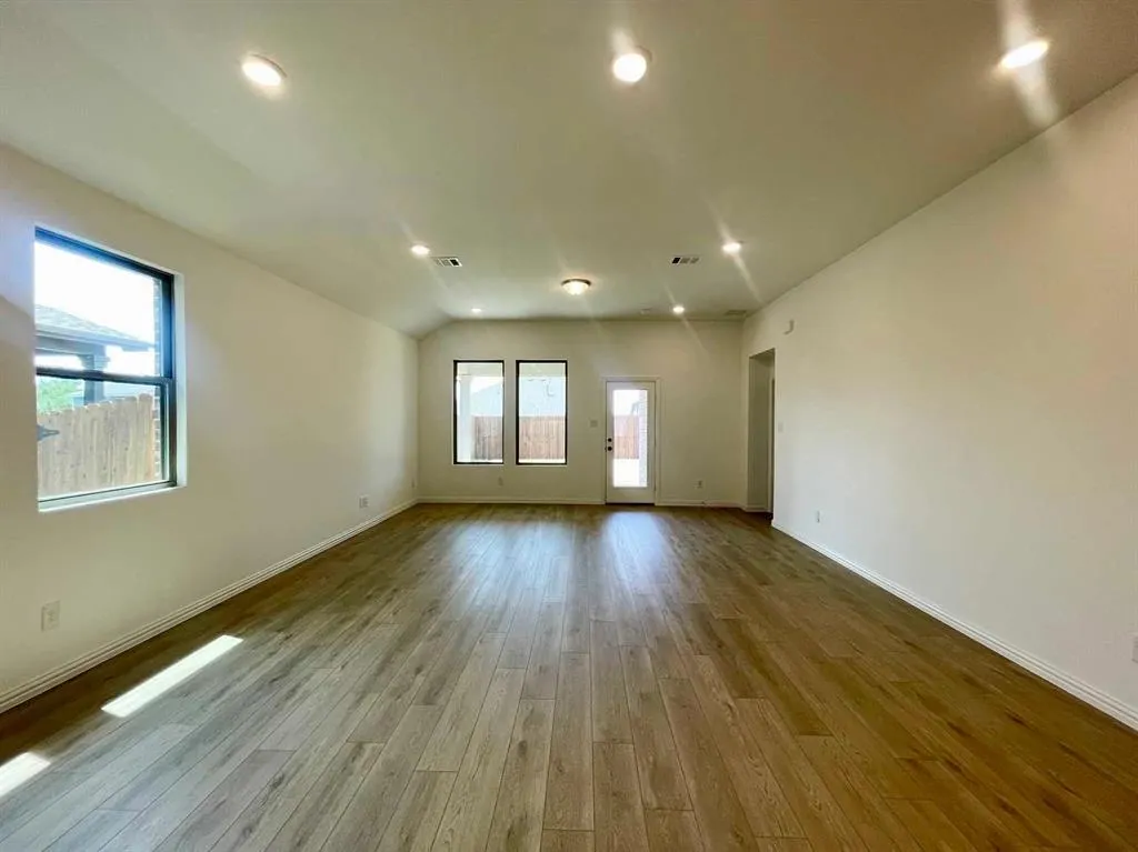 2309 Myrtle Way