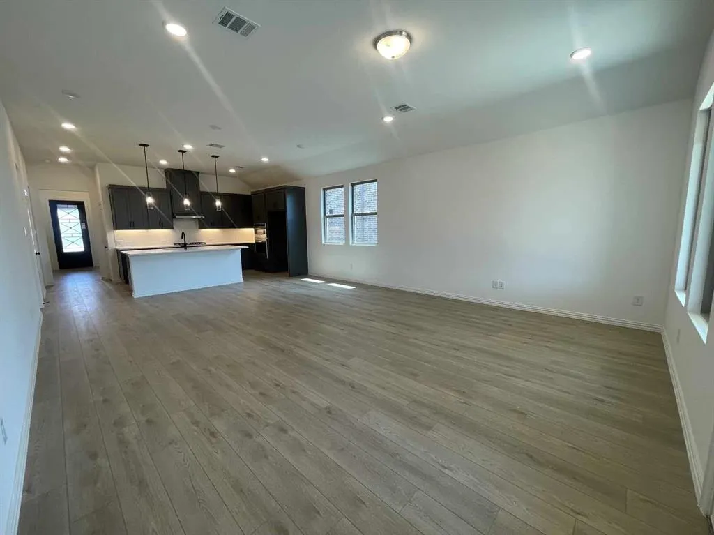 2309 Myrtle Way