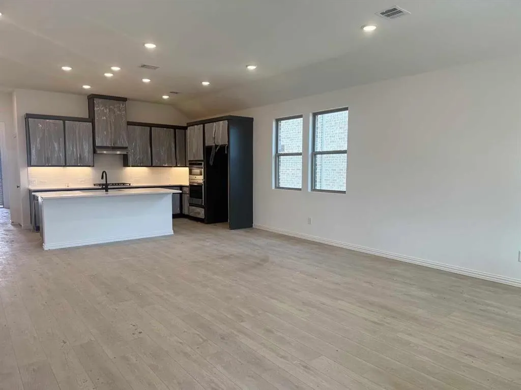 2309 Myrtle Way