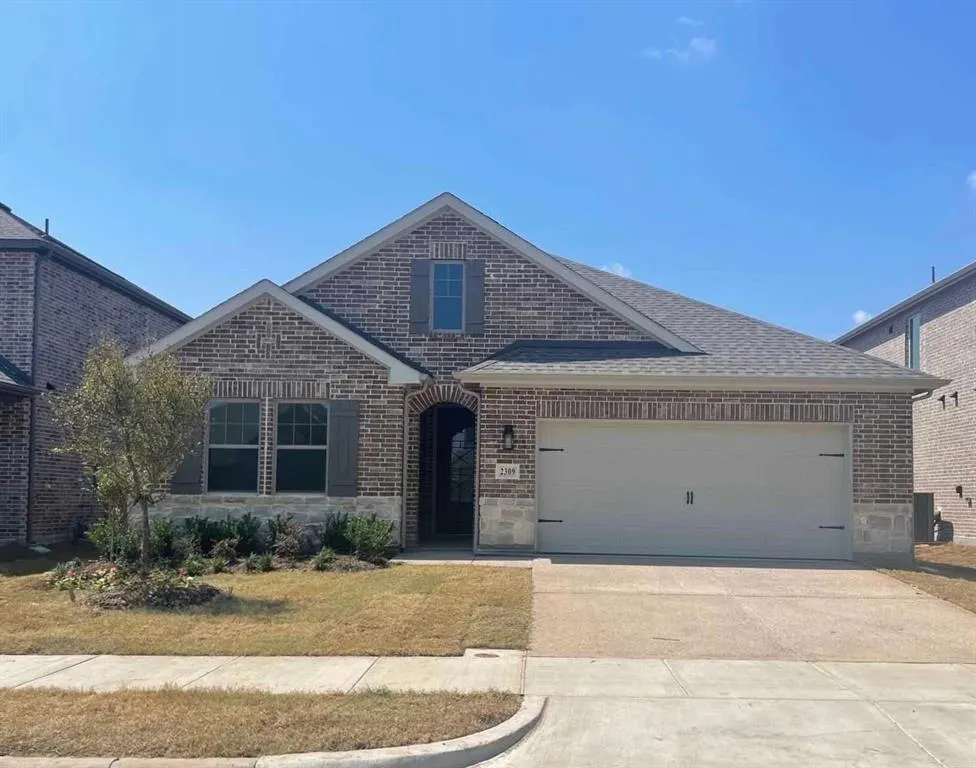 2309 Myrtle Way