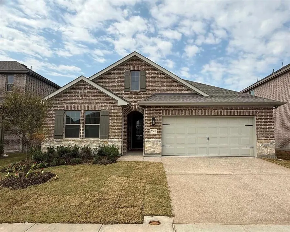 2309 Myrtle Way