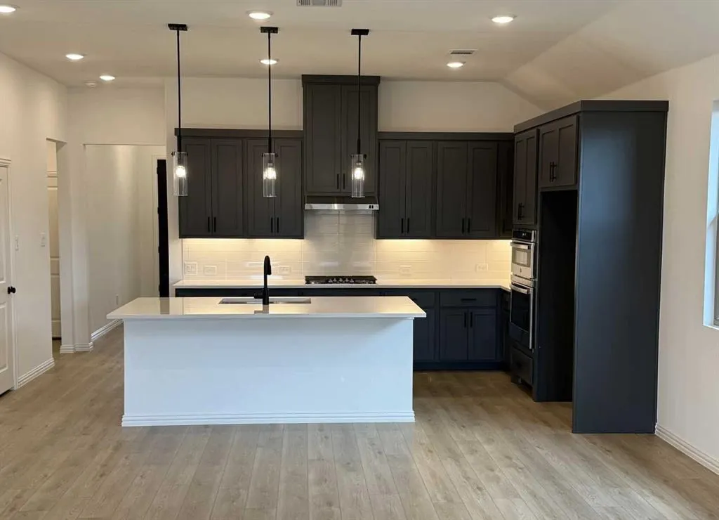 2309 Myrtle Way