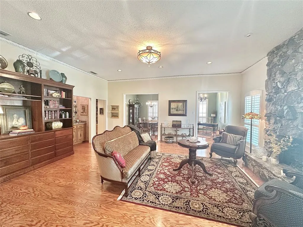 16022 Chalfont Circle