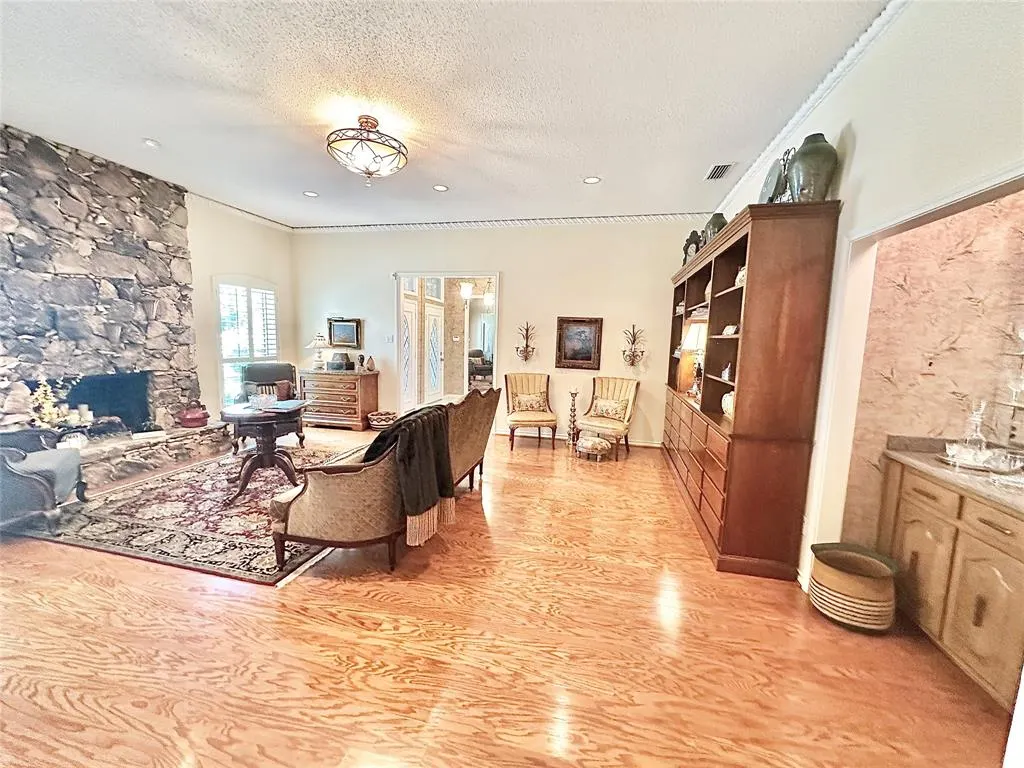 16022 Chalfont Circle