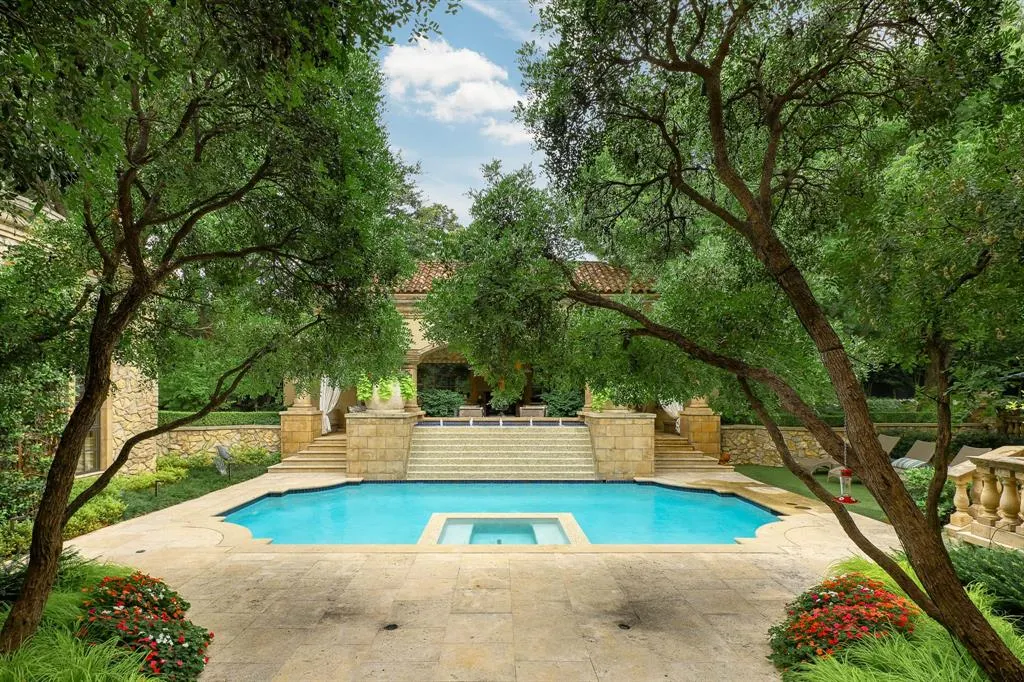 15 Robledo Drive