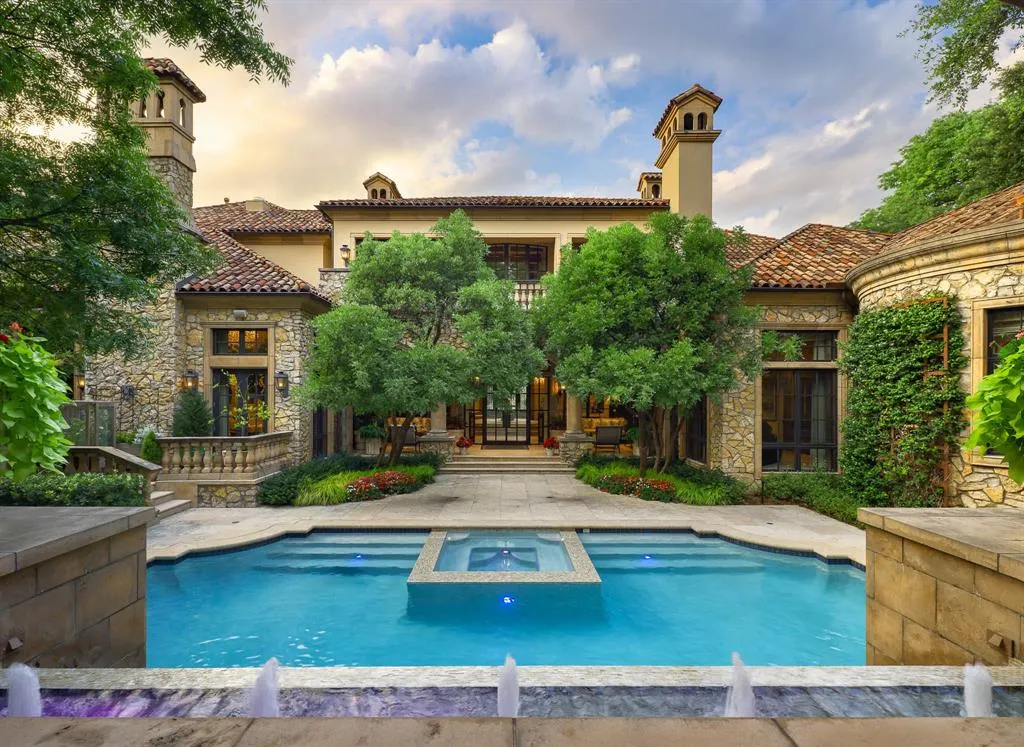 15 Robledo Drive