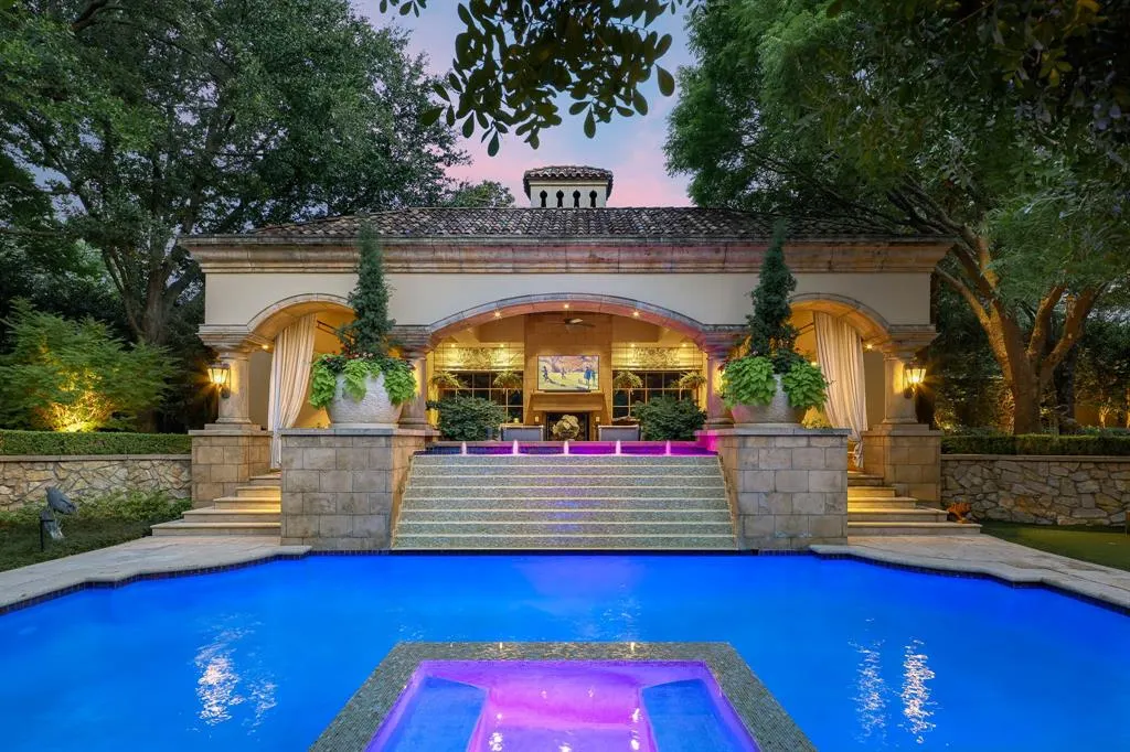 15 Robledo Drive