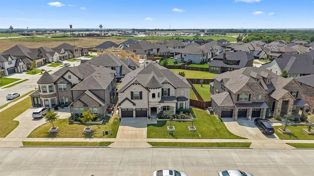 3009 Lakeshore Drive