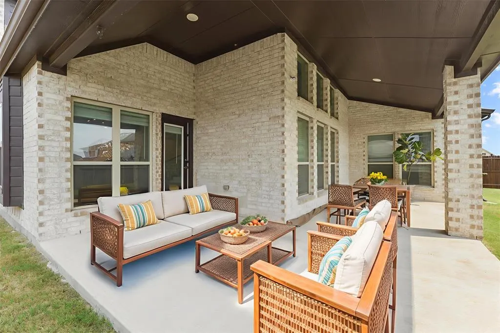 3009 Lakeshore Drive
