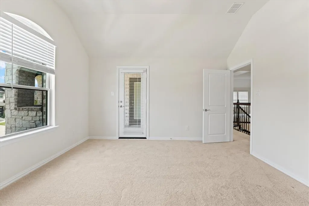 3009 Lakeshore Drive