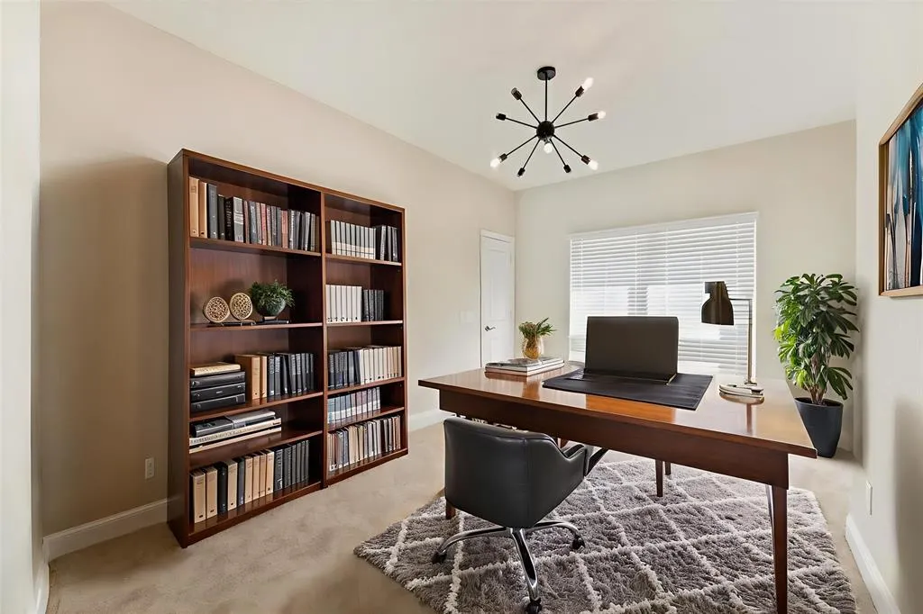 3009 Lakeshore Drive
