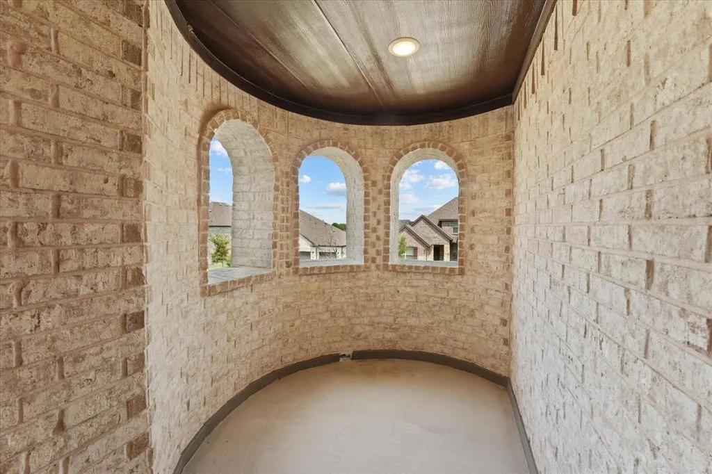 3009 Lakeshore Drive