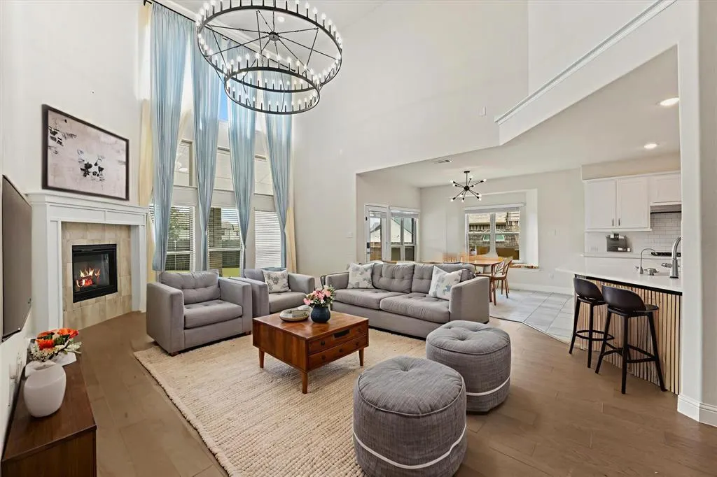 3009 Lakeshore Drive