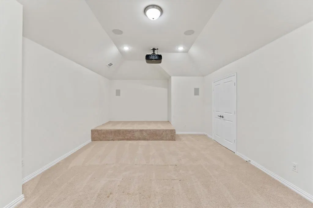 3009 Lakeshore Drive