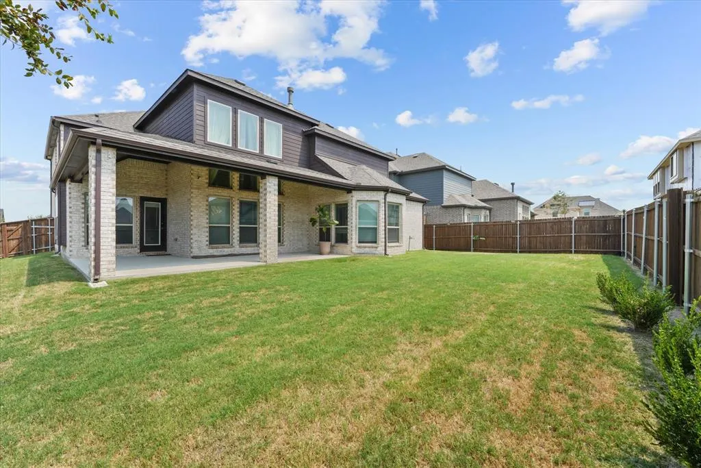 3009 Lakeshore Drive