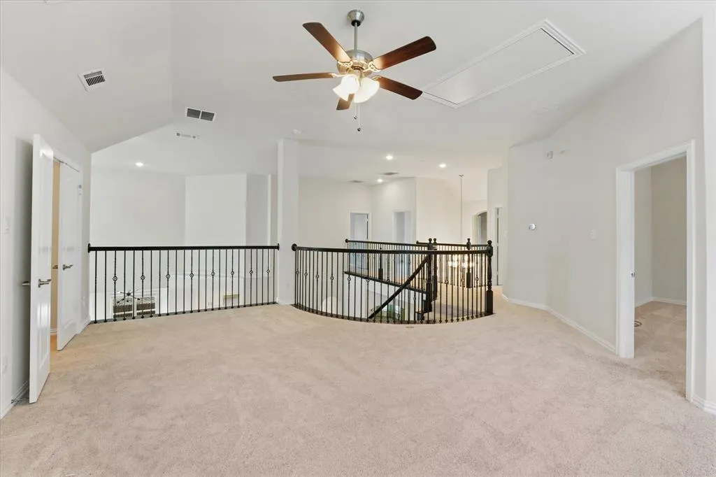 3009 Lakeshore Drive