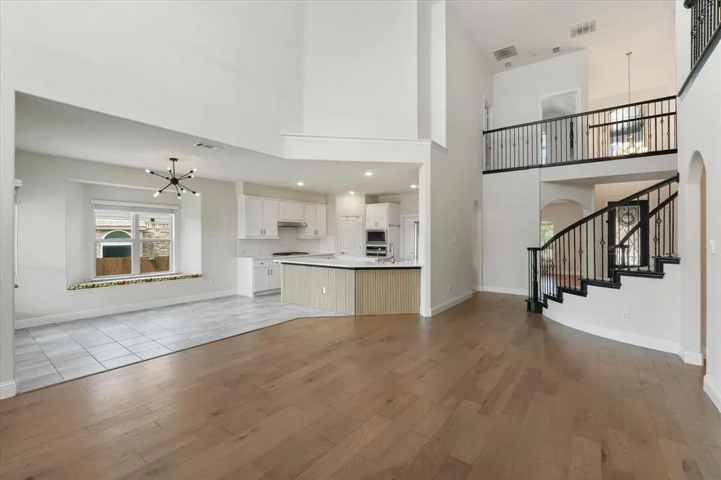 3009 Lakeshore Drive