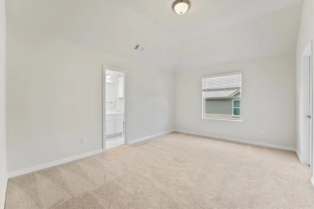 3009 Lakeshore Drive
