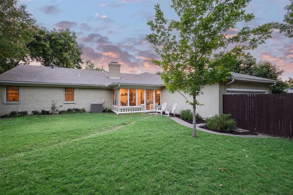 1439 Mapleton Drive