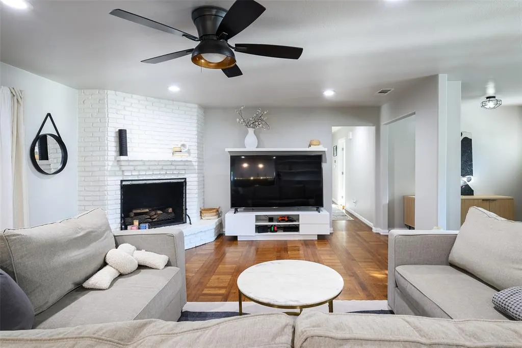 1439 Mapleton Drive