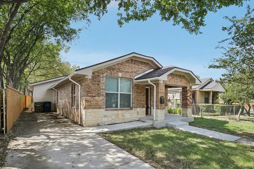 1107 S Waverly Drive
