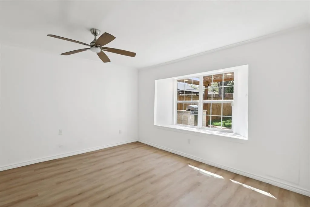 1107 S Waverly Drive