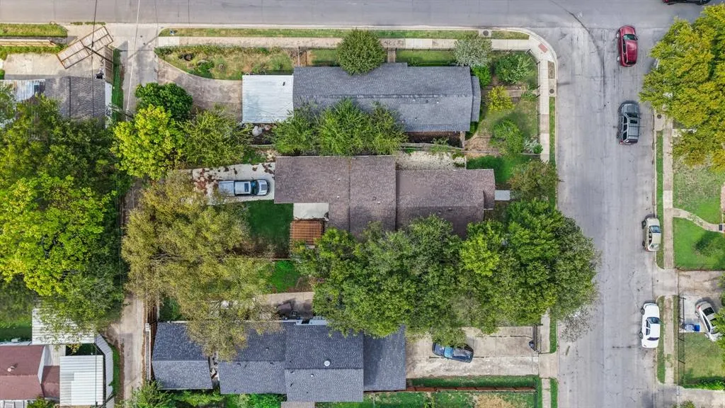 1107 S Waverly Drive