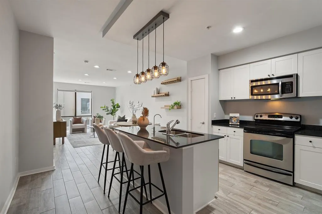 4411 Bowser Avenue, #108